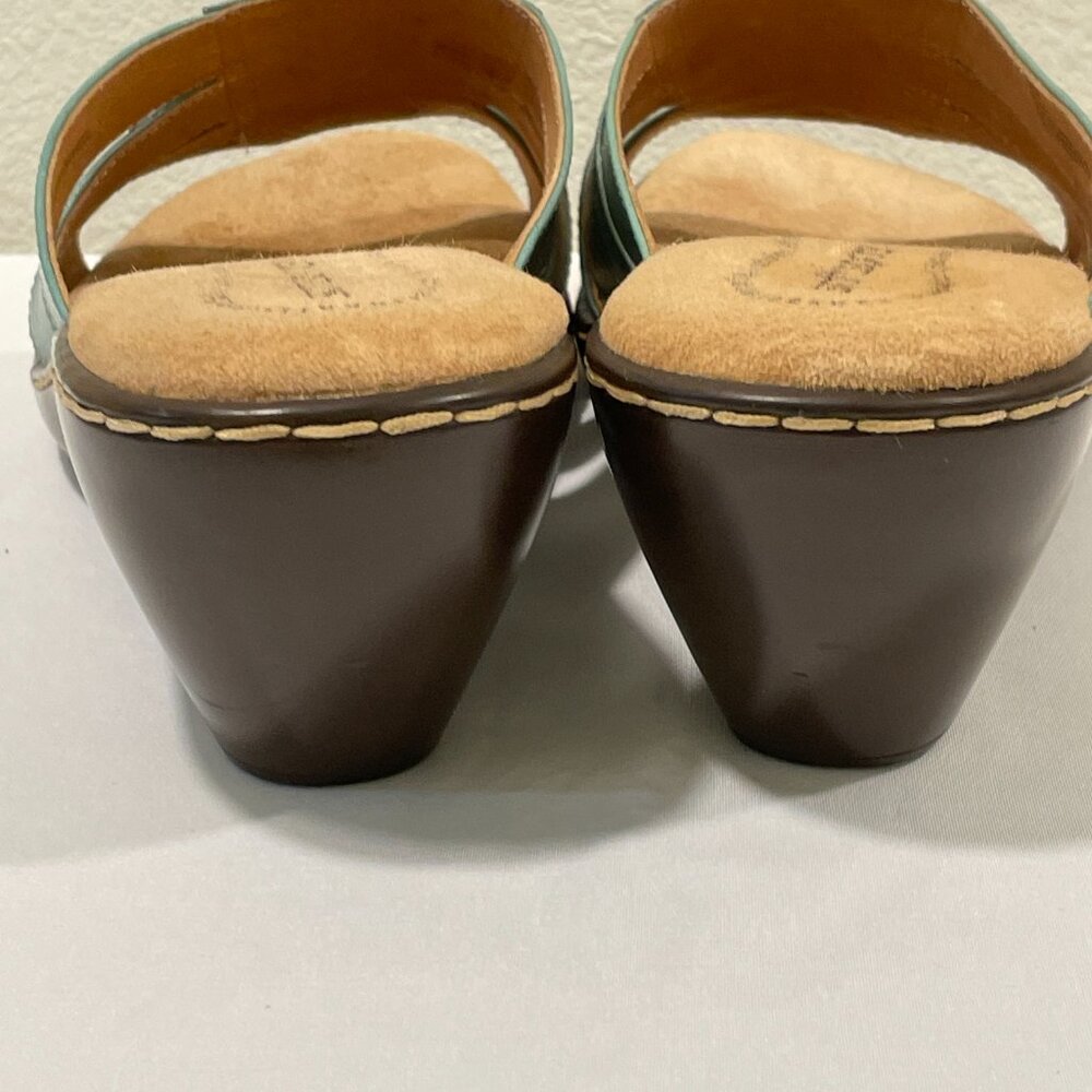 (NEW) SOFTSPOTS #177457 Leather Wedge Open Toe Slide w/ Flower Trim, Sage - 10W - Picture 10 of 13
